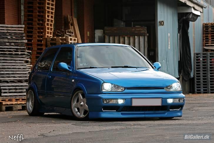 VW Golf III  SOLGT - kun titanic ligger lavere( its not a airride) billede 1
