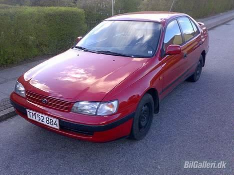 Toyota Carina E *SOLGT* billede 2