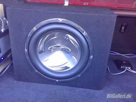 Toyota Carina E *SOLGT* - spille højt.. men forkert kasse :( billede 10