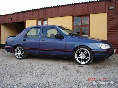 Ford Sierra CLX (SOLGT) - Så kom den til jorden, dejligt, og godt ser det endda ud billede 2