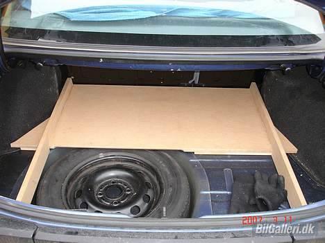 Ford Sierra CLX (SOLGT) - Starten af anlægget i bilen, laaaaaaaaaang vej endnu. billede 6