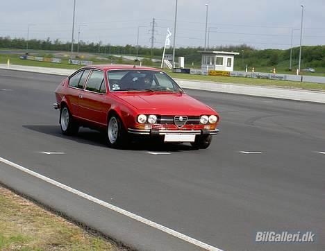 Alfa Romeo GTV billede 2