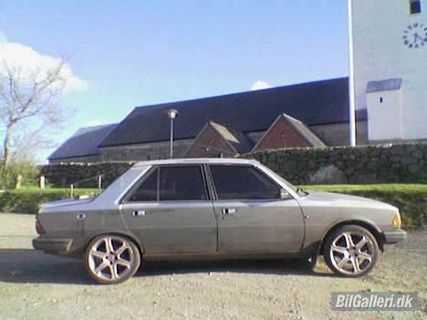 Peugeot 305 cristal "DØD" - tonede ruder og 17" alu. billede 5