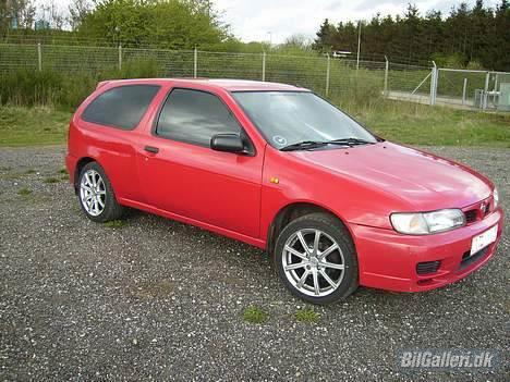 Nissan Almera. SOLGT billede 1