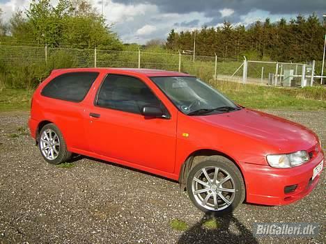 Nissan Almera. SOLGT billede 5