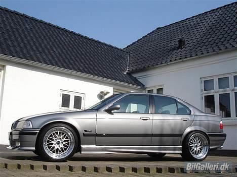 BMW 320i billede 3