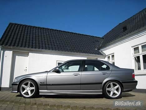 BMW 320i billede 8
