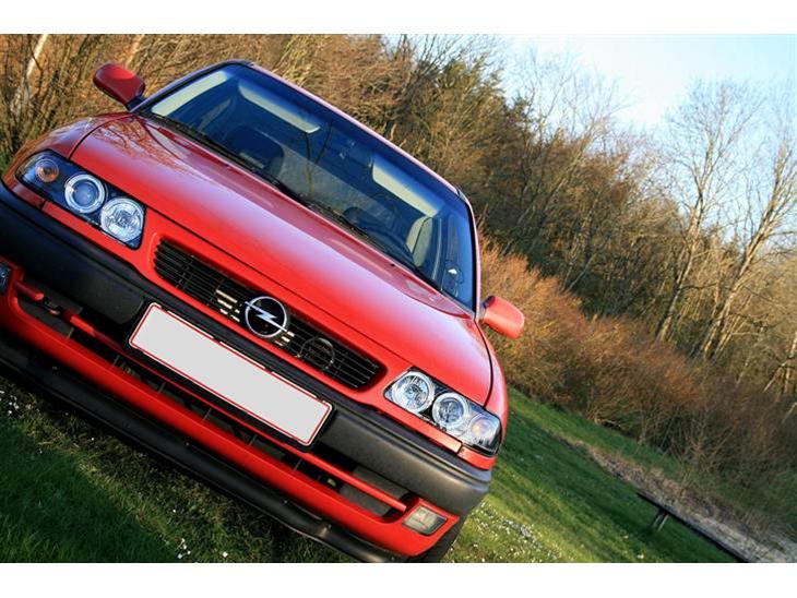 {{currentPhoto.altText}} billede {{currentPhoto.number}}