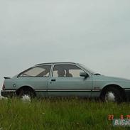 Ford sierra laser(død)