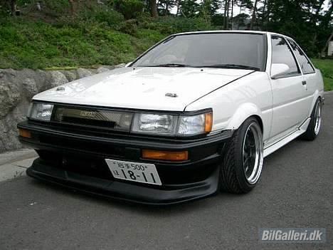 Toyota AE86 *Hugget op* billede 6