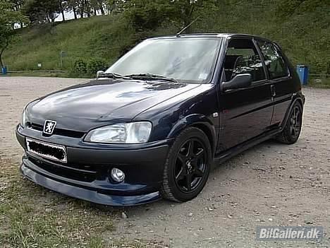 Peugeot 106 GTi "Raceren" - Før omlakering og før jeg smadrede frontlæben ;) billede 1
