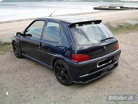 Peugeot 106 GTi "Raceren" - Før omlakering og før jeg smadrede frontlæben ;) billede 3