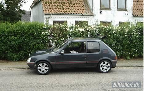 Peugeot 205 GTi 1.6 billede 1