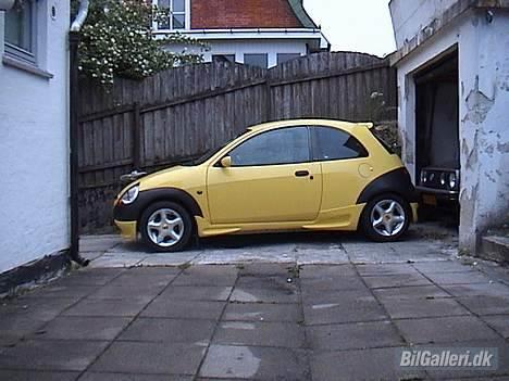 Ford KA (SOLGT) - Her kan man tydeligt se hvor dårligt et kamera jeg har brugt og at der ingen sol er... Farven har helt ædret sig.... billede 8