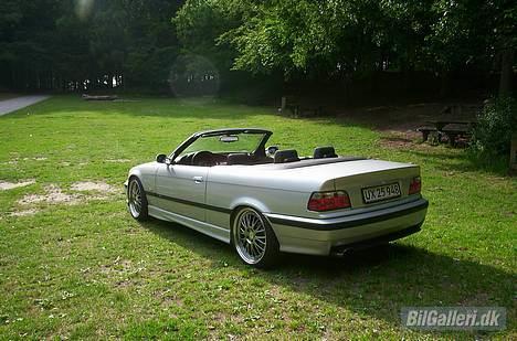 BMW 320 cabriolet *SOLGT* billede 2