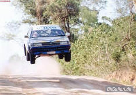 Toyota Corolla - her er jeg så på vej ned efter franskbrød billede 5