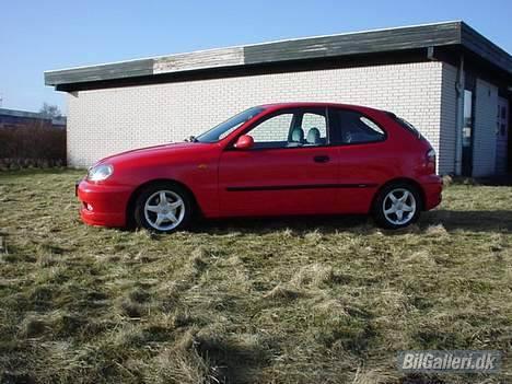 Daewoo Lanos 1,6 GT - vinterhjulene er monteret på dette billede billede 1