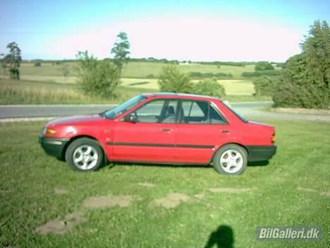 Mazda 323 Sedan LX billede 9