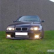 BMW E36 320i