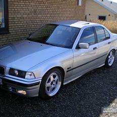 BMW E36 320i