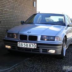BMW E36 320i
