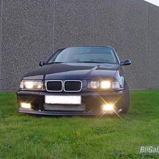 BMW E36 320i