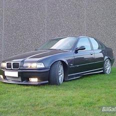 BMW E36 320i