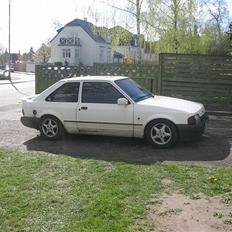 Ford Escort 1,6 (solgt)