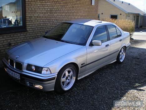 BMW E36 320i billede 1