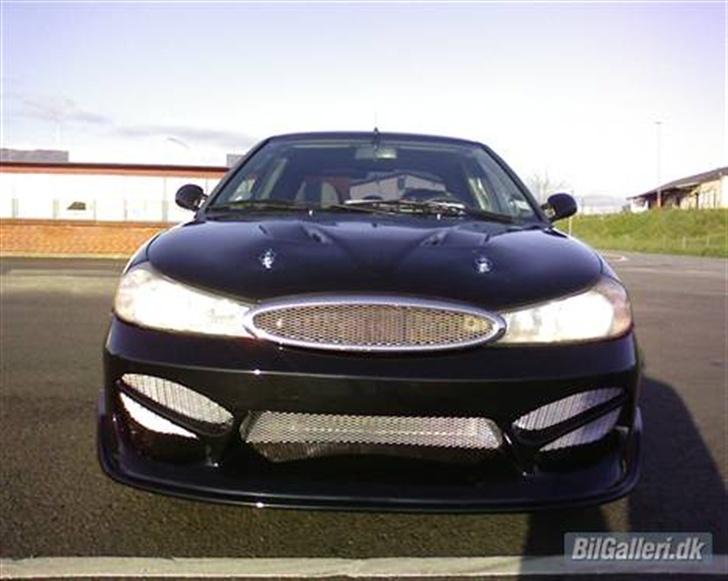 Ford Mondeo  SOLGT billede 1