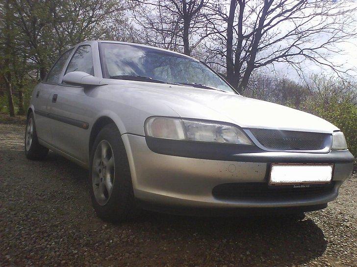 Opel Vectra B *SOLGT* - Her er hun så.. billede 1