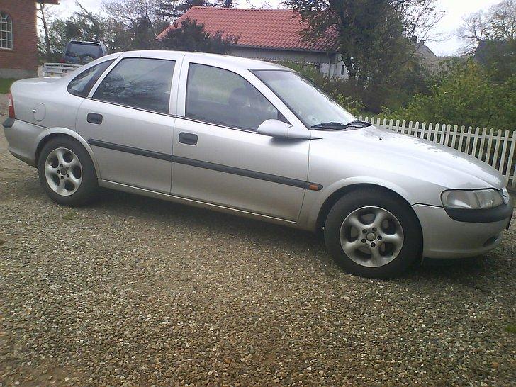Opel Vectra B *SOLGT* billede 3