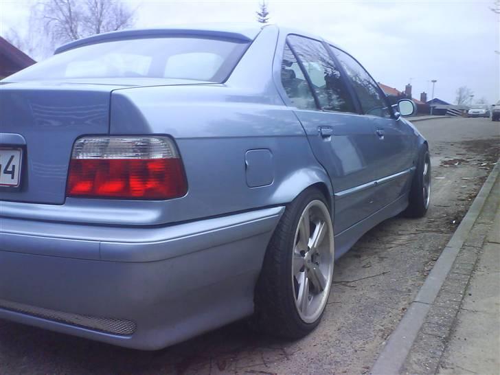BMW 318i billede 4