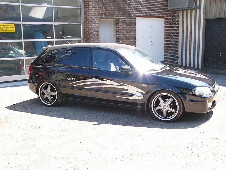 Mazda 323F billede 5