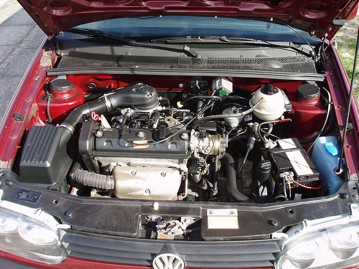 VW GOLF GL (SOLD) - Motor rum billede 5