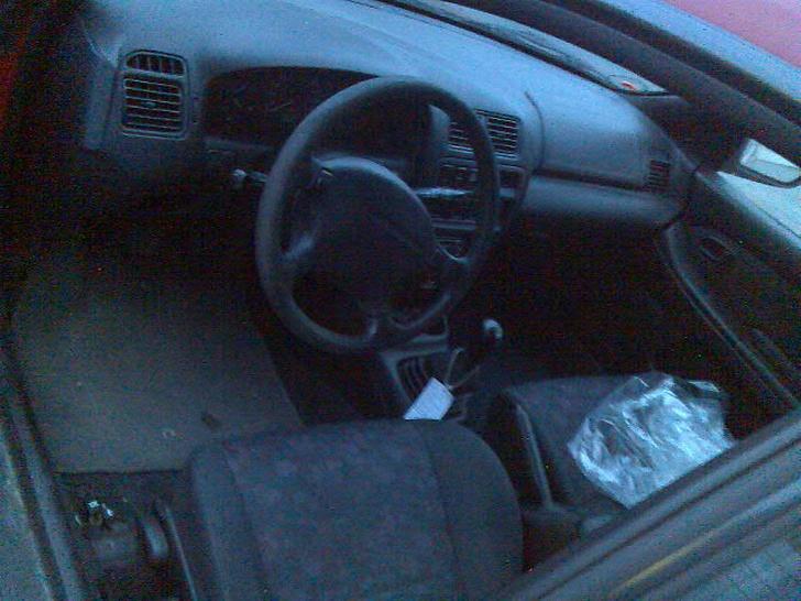 Mazda 323F BA *Solgt* billede 6