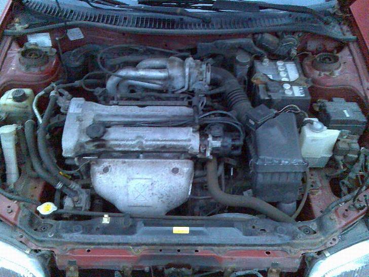 Mazda 323F BA *Solgt* billede 7