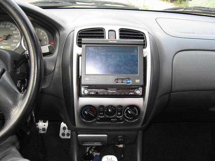 Mazda 323F billede 10