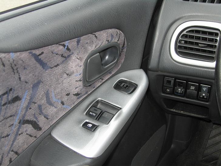 Mazda 323F billede 11