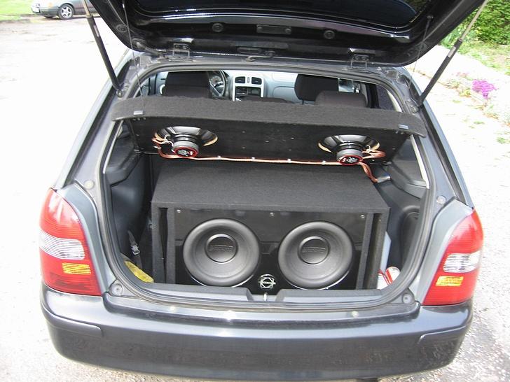 Mazda 323F billede 12