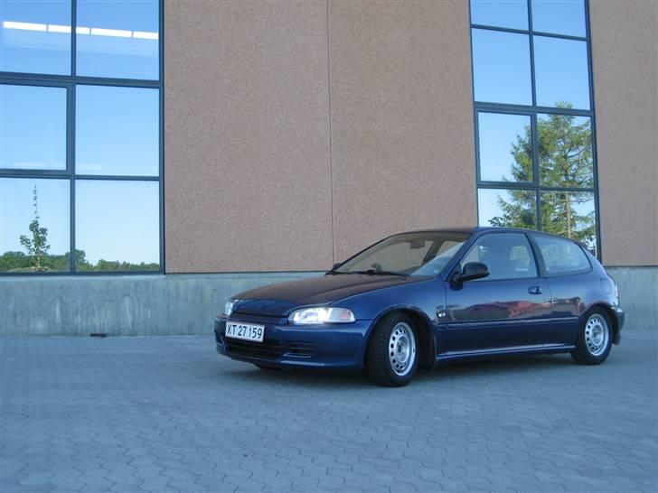 Honda Civic - Ville dog gerne have en læbe på foran også billede 2