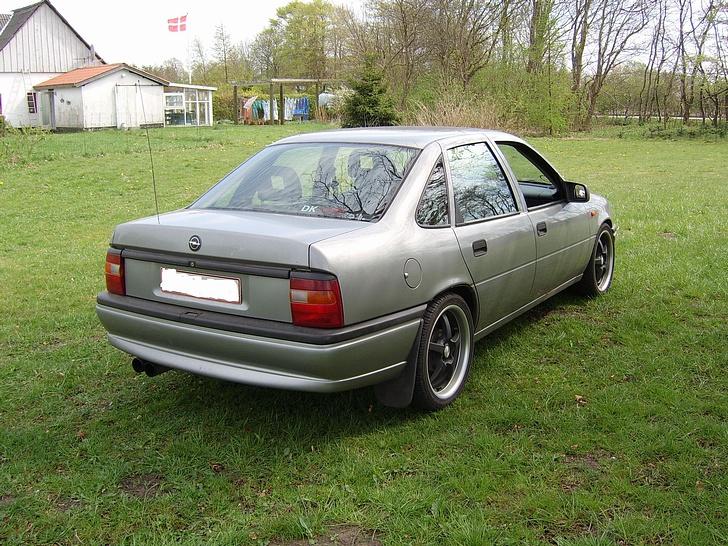 Opel vectra 1.8i (SOLGT) - bagenden billede 2