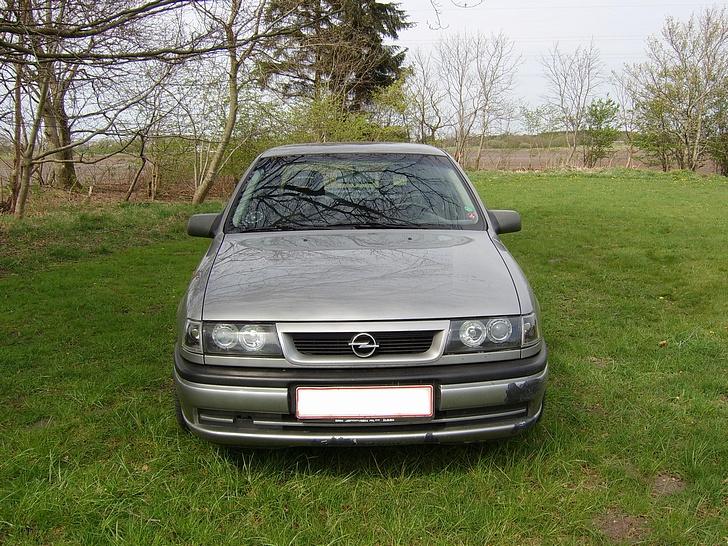 Opel vectra 1.8i (SOLGT) - de nye angel eyes med sort baggrund. billede 3