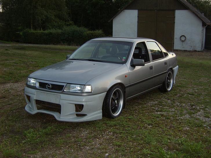 Opel vectra 1.8i (SOLGT) - mit gamle skørtesæt.  billede 6