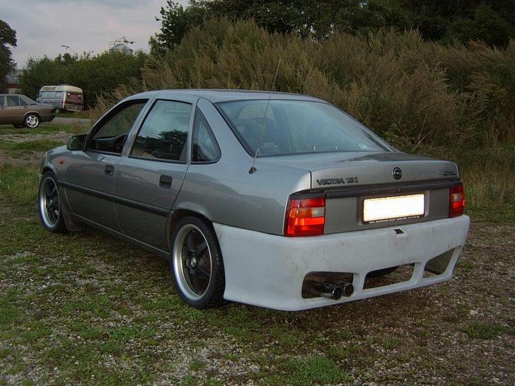 Opel vectra 1.8i (SOLGT) - mit gamle skørtesæt. billede 7