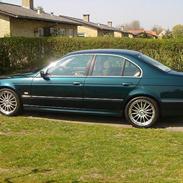 BMW e39 523 ia