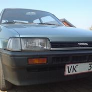 Toyota            Corolla 1,3 DX