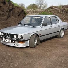 BMW E28 520i Solgt