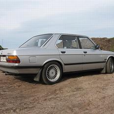 BMW E28 520i Solgt
