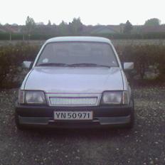 Opel ascona